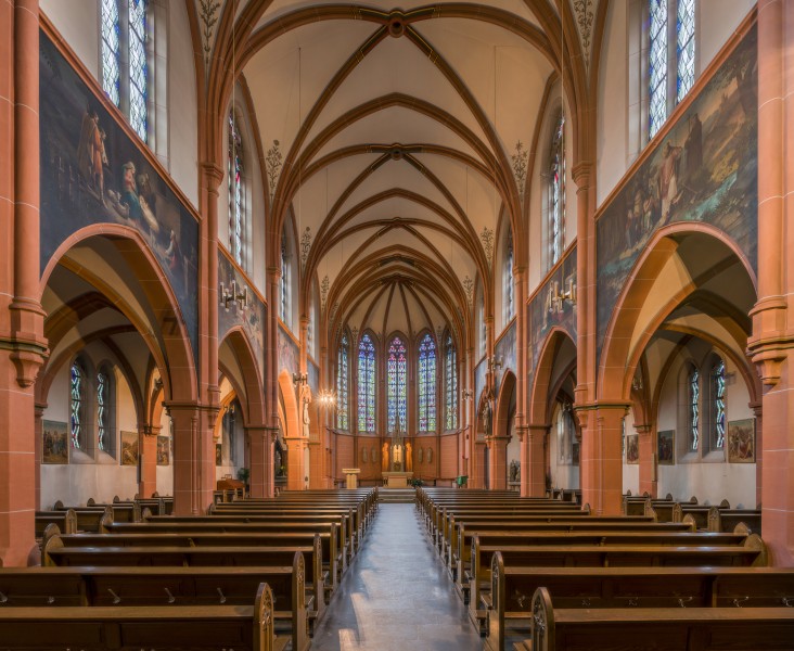 Antoniuskirche, Frankfurt, Nave 20150820 1