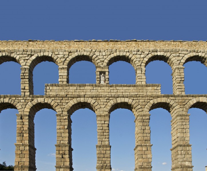Aqueduct Segovia statue