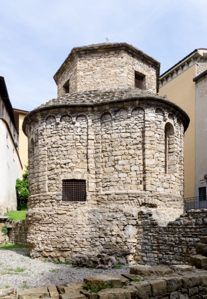Bergamo, Tempietto di Santa Croce, 2016-06 CN-01