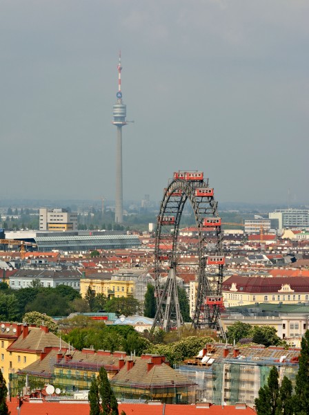 Blick von St Othmar auf Riesenrad und Donauturm DSC 9620w