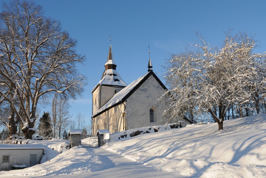 Bogsta kyrka dec 2010