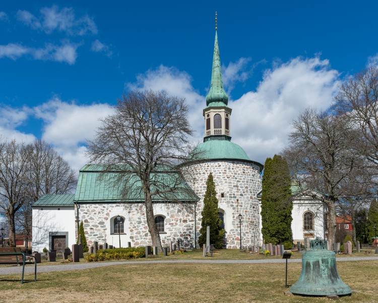 Bromma kyrka april 2013