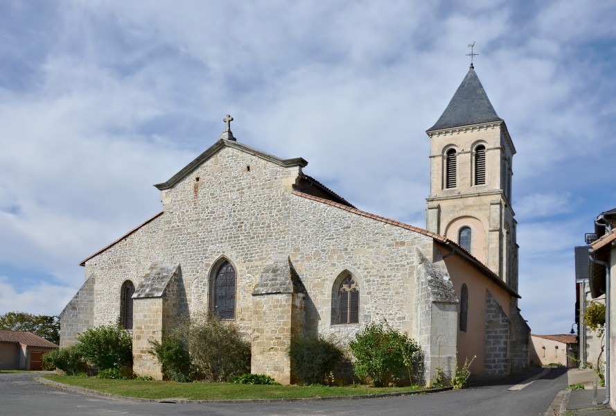 Champagné-St-Hilaire 86 Église chevet&clocher 2014
