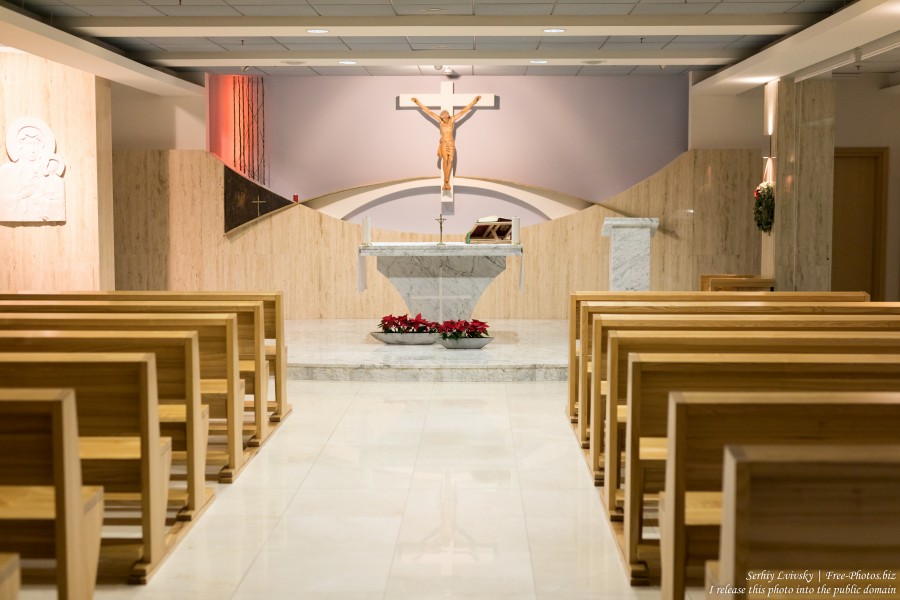 a chapel in Warsaw airport photographed in January 2020 by Serhiy Lvivsky, picture 2