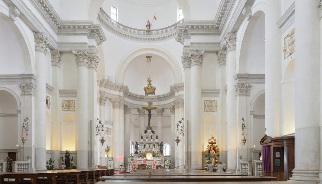 Chiesa del Redentore interno con altare isola Giudecca Venezia