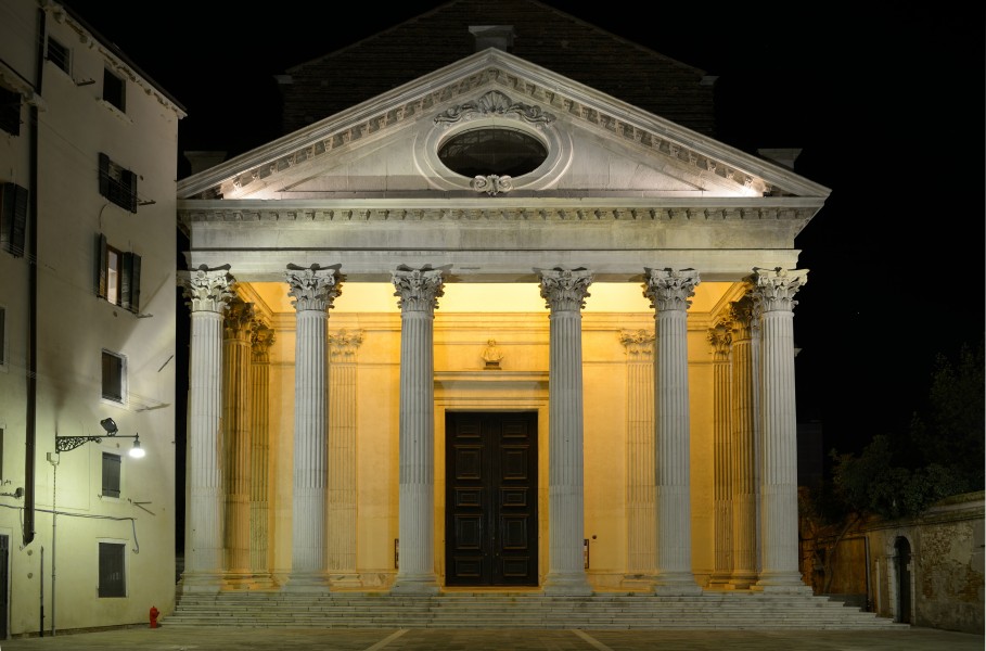 Chiesa di San Nicola da Tolentino a Venezia facciata restaurata 2012