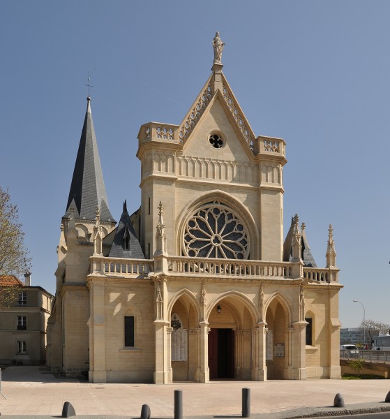 Church of Notre-Dame in Chatou 001