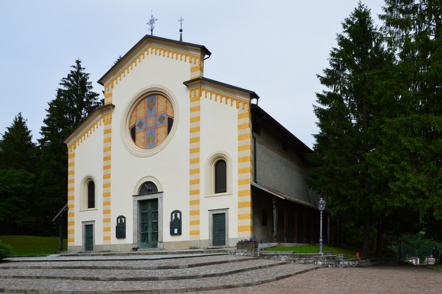 Church of San Vittore in Esino Lario in 2016 - 02