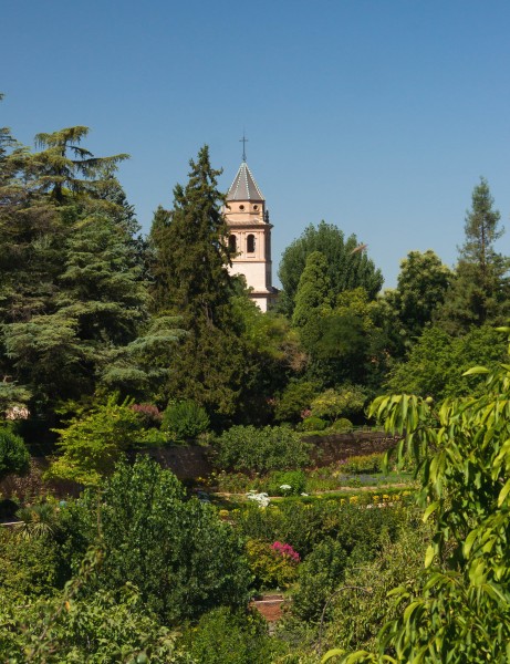 Clocher jardins Alhambra Grenade