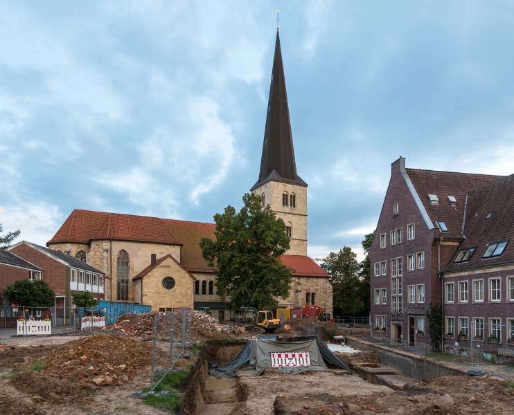 Dülmen, St.-Viktor-Kirche und Rathaus -- 2015 -- 8694