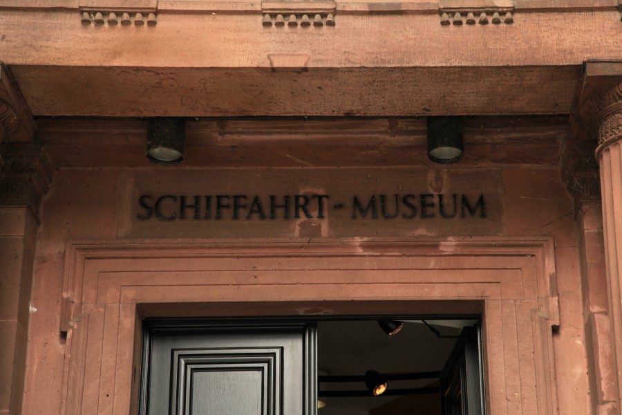 Düsseldorf - Burgplatz - Schlossturm - Museum 02 ies