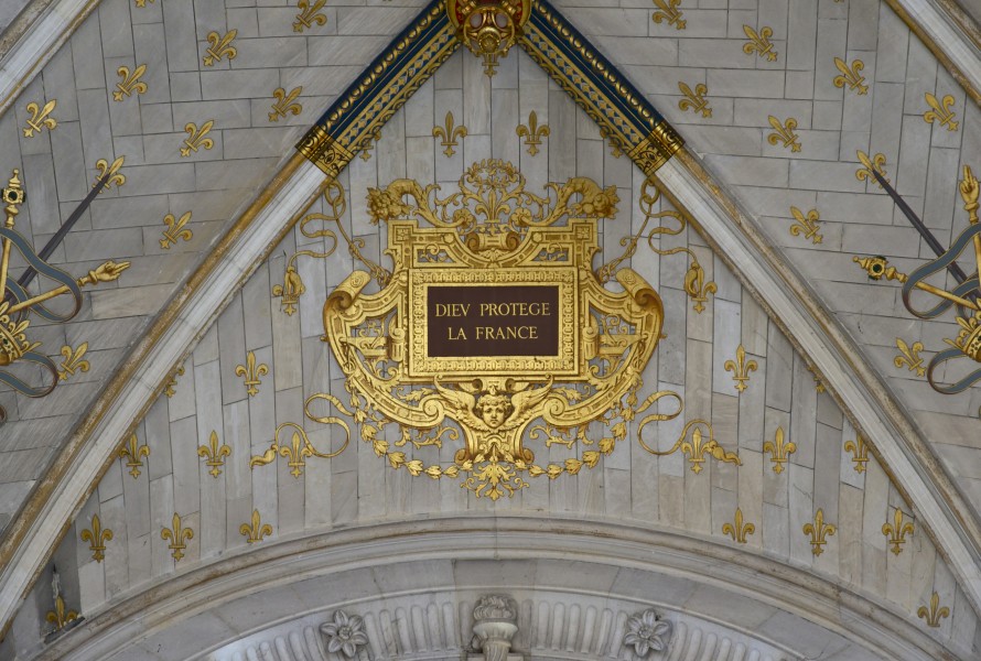Dieu protège la France Plafond chapelle Chantilly