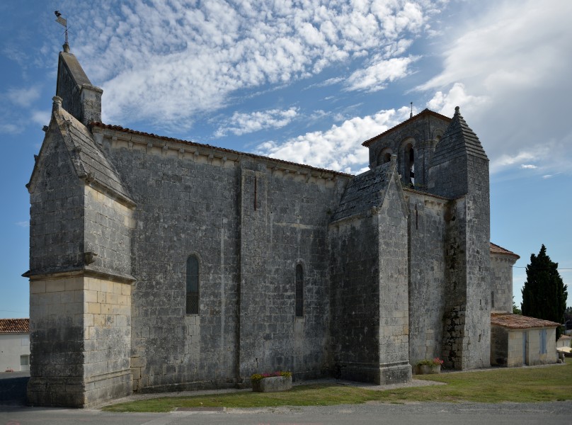 Eglise Saint-Pierre Ecurat 2013 lateral