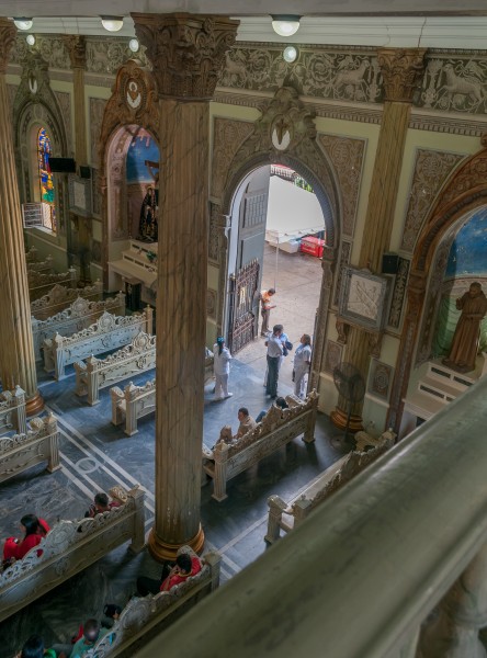 Entrada lateral de la Basílica de nuestra señora de la Chiquinquira