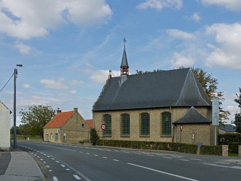 Esen, de Heropgebouwde kapel Onze-Lieve-Vrouw-ter-Hulpe oeg78193 foto5 2015-09-28 13.16
