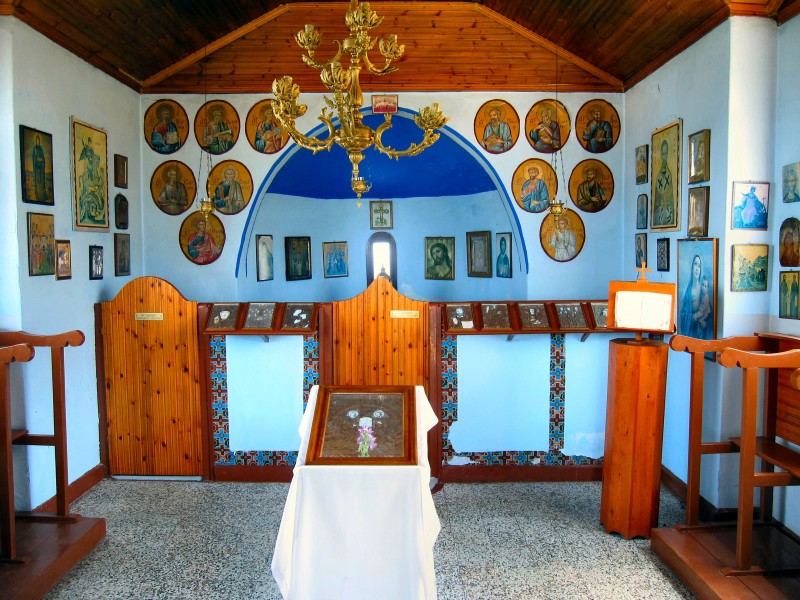 Flickr - ronsaunders47 - INTERIOR OF A LITTLE CHURCH IN GREECE.