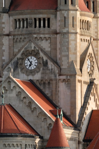 Franz von Assisi Kirche-Fassadendetail-DSC 0006w