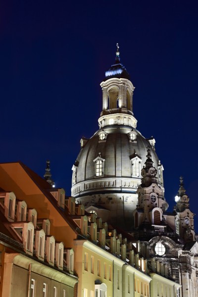 Frauenkirche-bei-nacht
