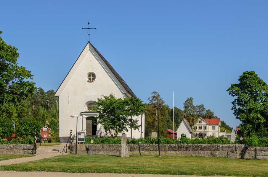 Högs kyrka July 2014 02