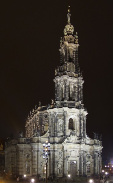 Hofkirche by night