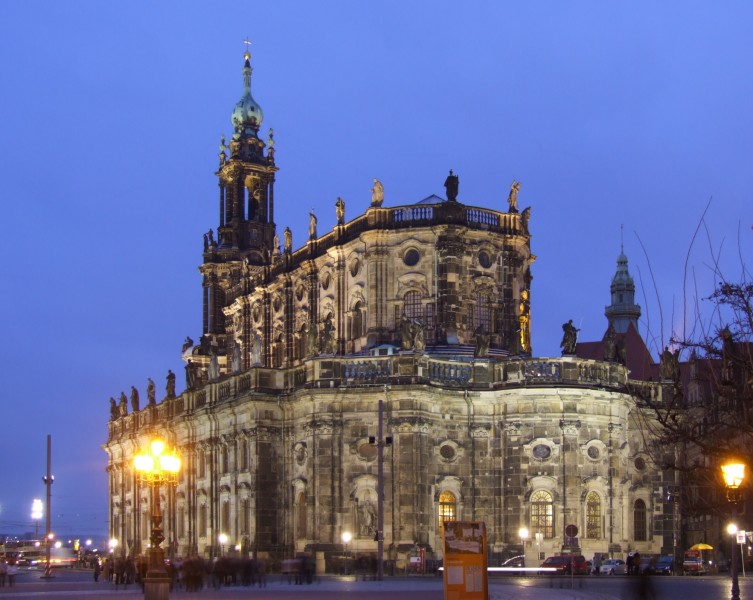 Hofkirche Dresden bei Nacht