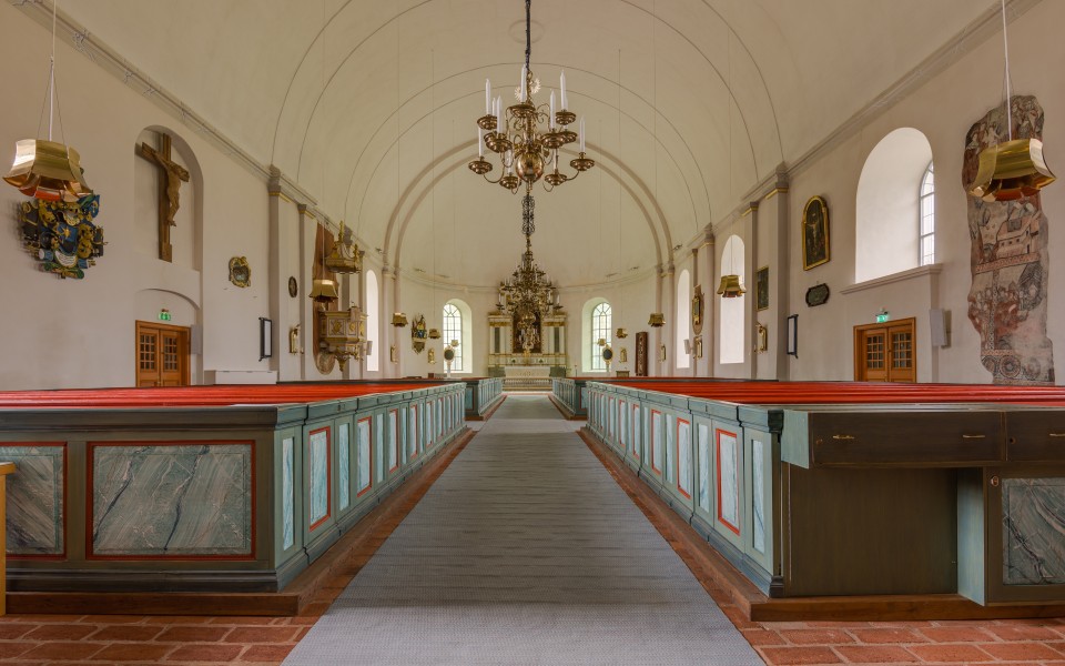Husby kyrka May 2015 03