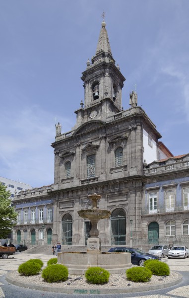 Iglesia de la Trinidad, Oporto, Portugal, 2012-05-09, DD 01