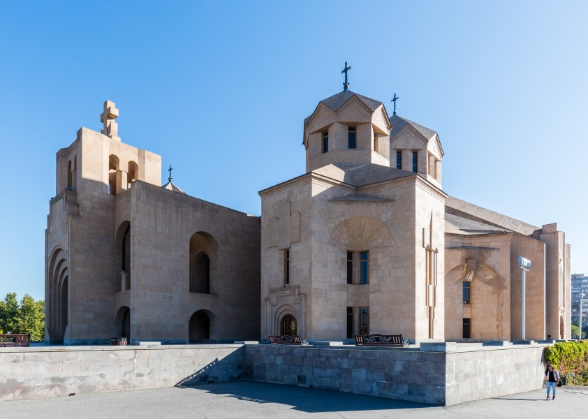 Iglesia de San Grigor Lusavorich, Ereván, Armenia, 2016-10-03, DD 01