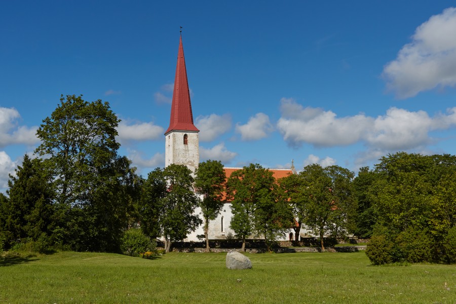 Kihelkonna kirik 2015