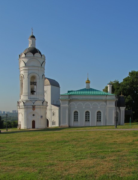 Kolomenskoe George Church with bell tower