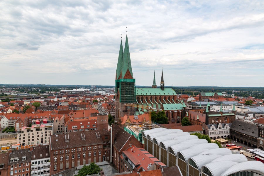 Lübeck, Aussicht vom Turm der St.-Petri-Kirche -- 2017 -- 0355