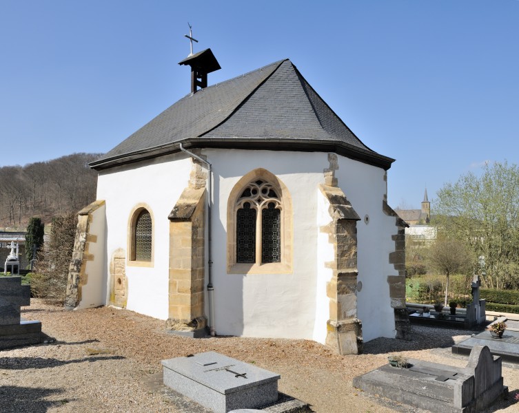 Luxembourg Hostert Niederanven cemetery chapel post