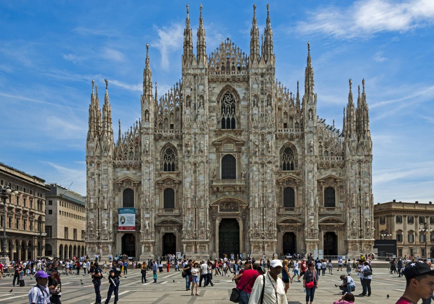Milan Duomo with tourists in Piazza