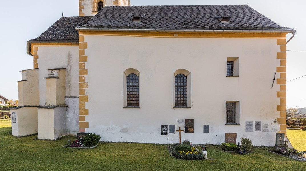 Moosburg Tigring Pfarrkirche hl Egyd Apsis und Langhaus N-Ansicht 31102016 5324