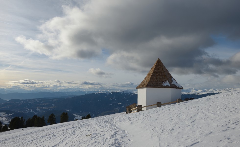 Mountain chapel of Holy Cross on Raschötz in winter 