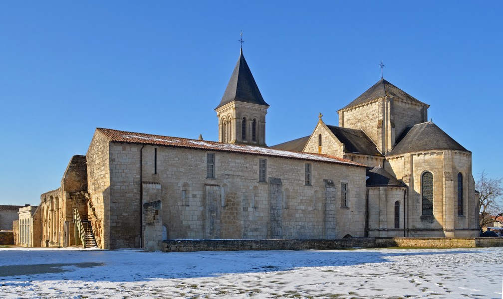 Nieul-sur-l'Autise - Abbey (1)