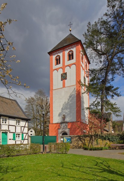 Odenthal Ortszentrum Pankratiuskirche Turm