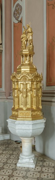 Parish church St. Ulrich - Urtijëi - Baptismal font