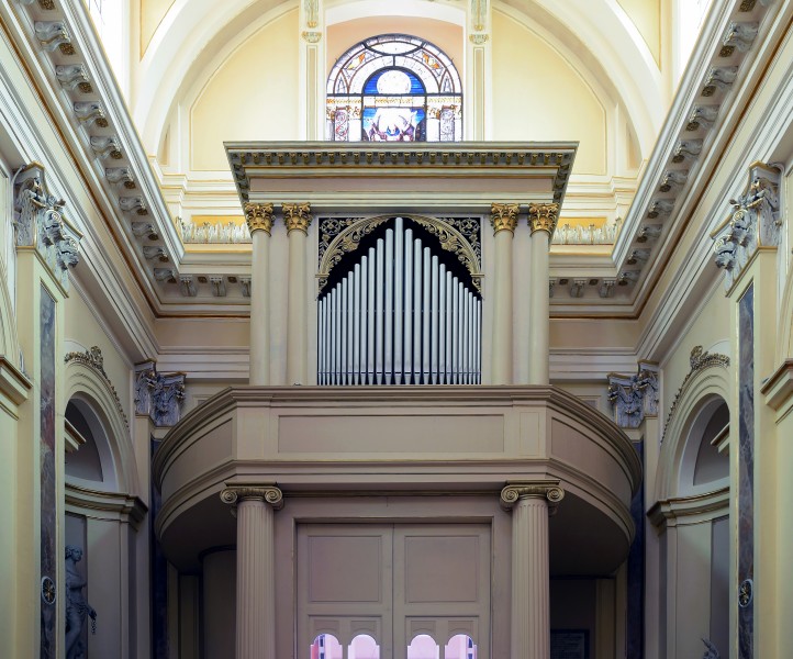 Pipe organ of St. George in Locorotondo