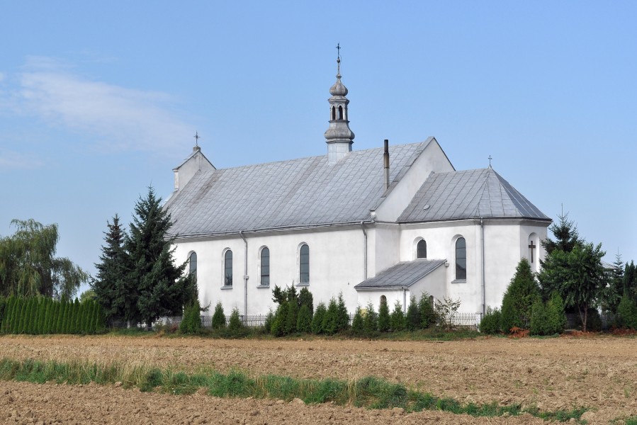 PL - Tuszów Narodowy - kościół Matki Bożej Wspomożenia Wiernych - Kroton 001