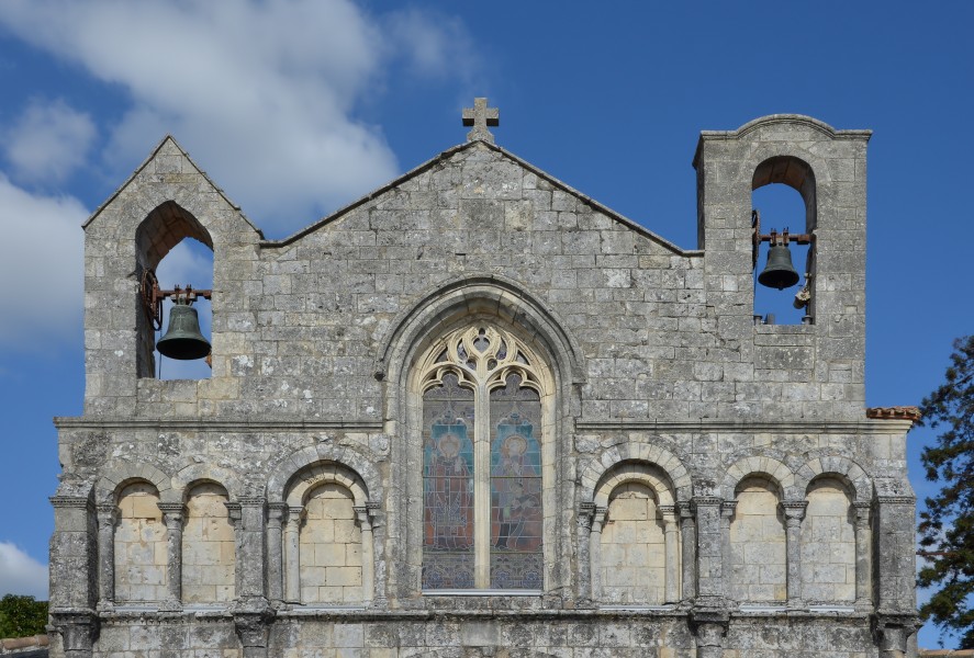 Pons 17 Église Façade détail 2014