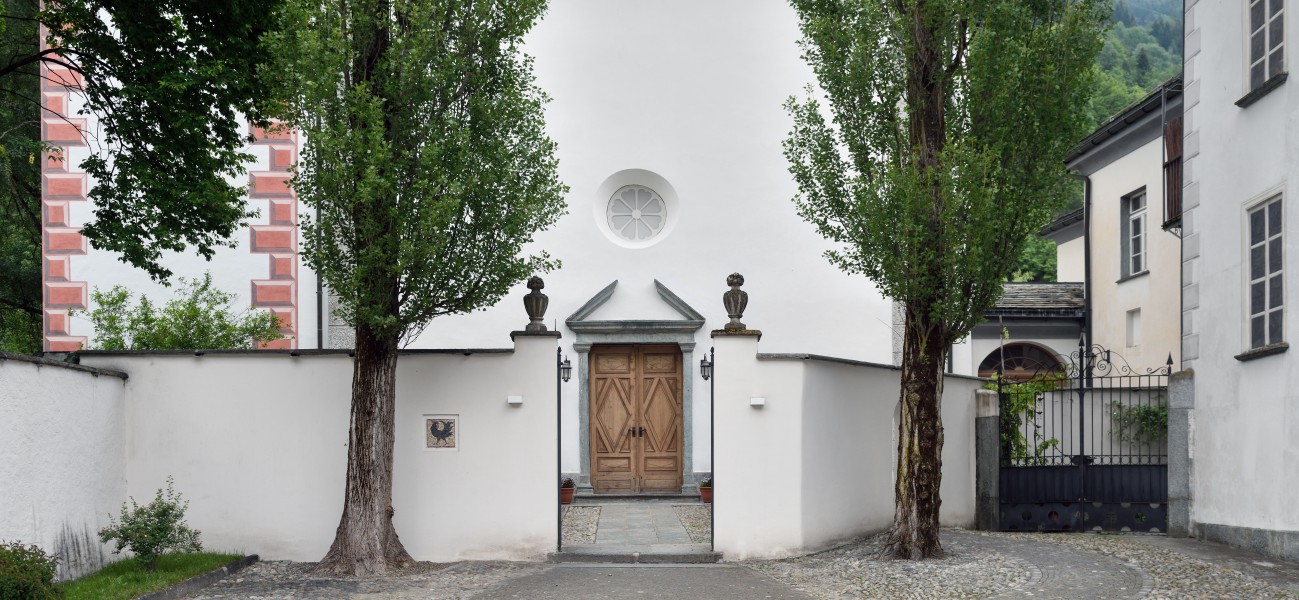 Poschiavo Chiesa evangelica riformata entrance 2015