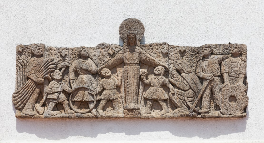 Relevo da fachada da igrexa de Castiñeiriño. Santiago de Compostela
