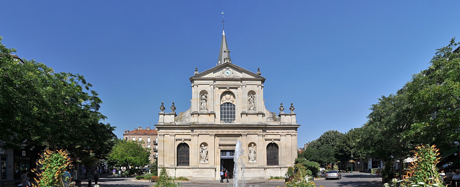 Rueil-Malmaison Église Saint-Pierre-Saint-Paul 012