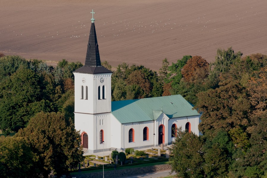 Södervidinge kyrka, flygfoto 2014-09-06