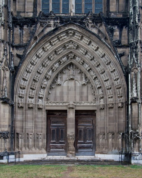 Saint-Antoine-l'Abbaye - portail
