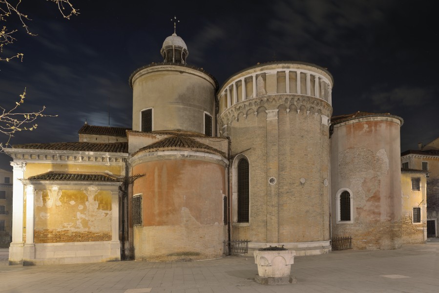 San Giacomo dell Orio abside di notte