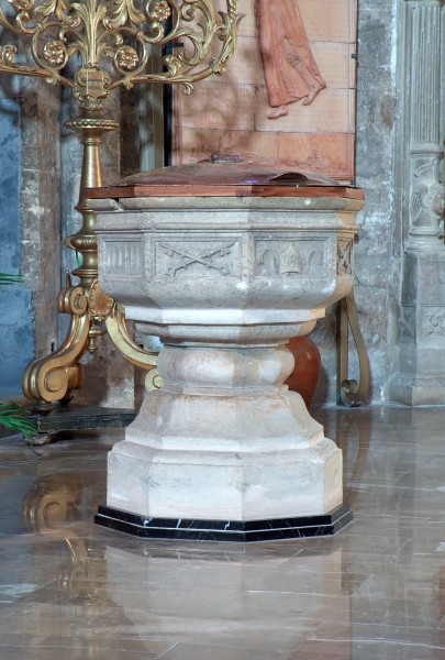 San Pere - Petra - Pica baptismal
