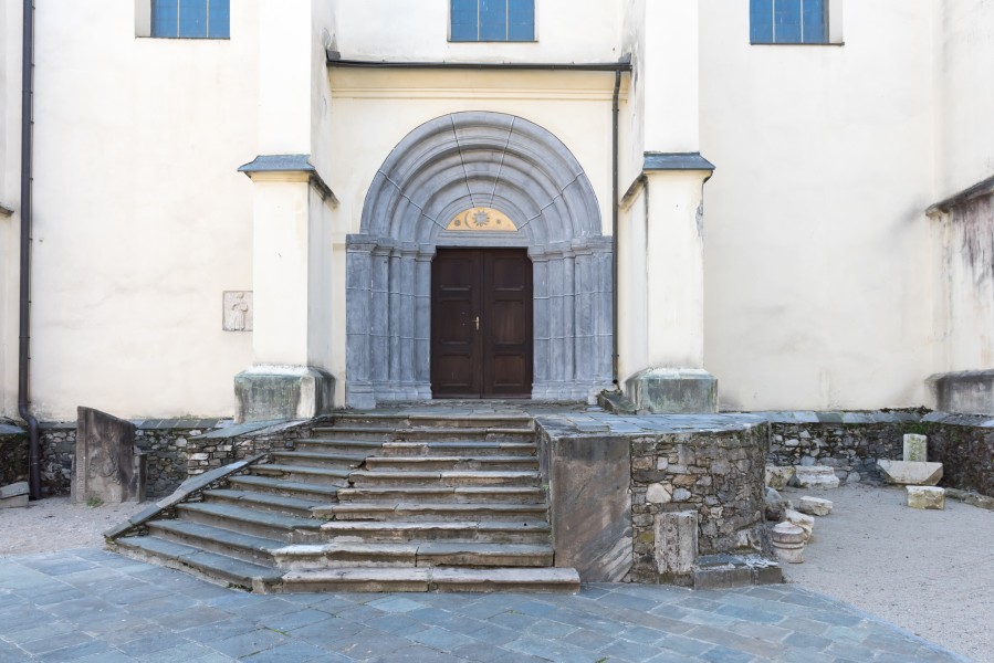 Sankt Georgen am Laengsee Schlossallee 2 Pfarrkirche hl Georg N-Portal 12092015 7271