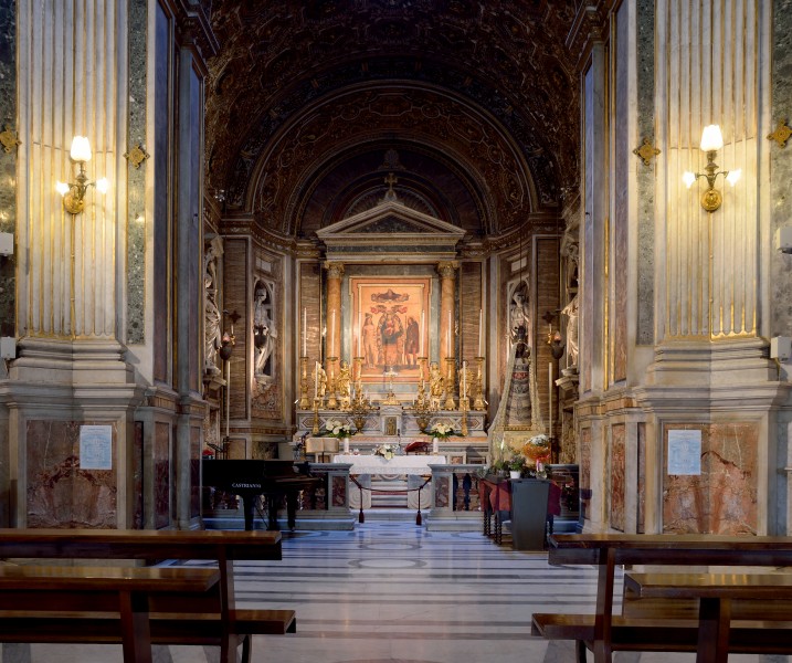 Santa Maria di Loreto (Rome) - altar